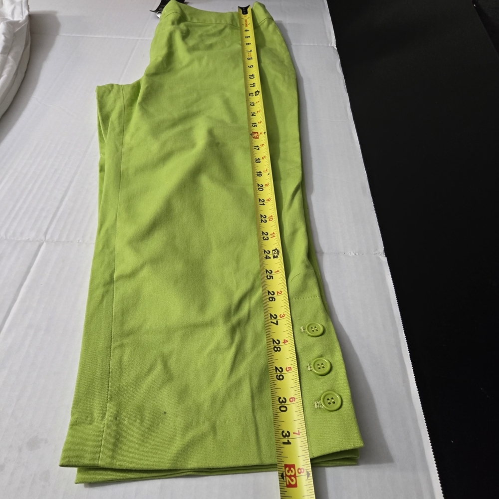 Monroe & Main Lime Green Capris - Picture 8 of 9